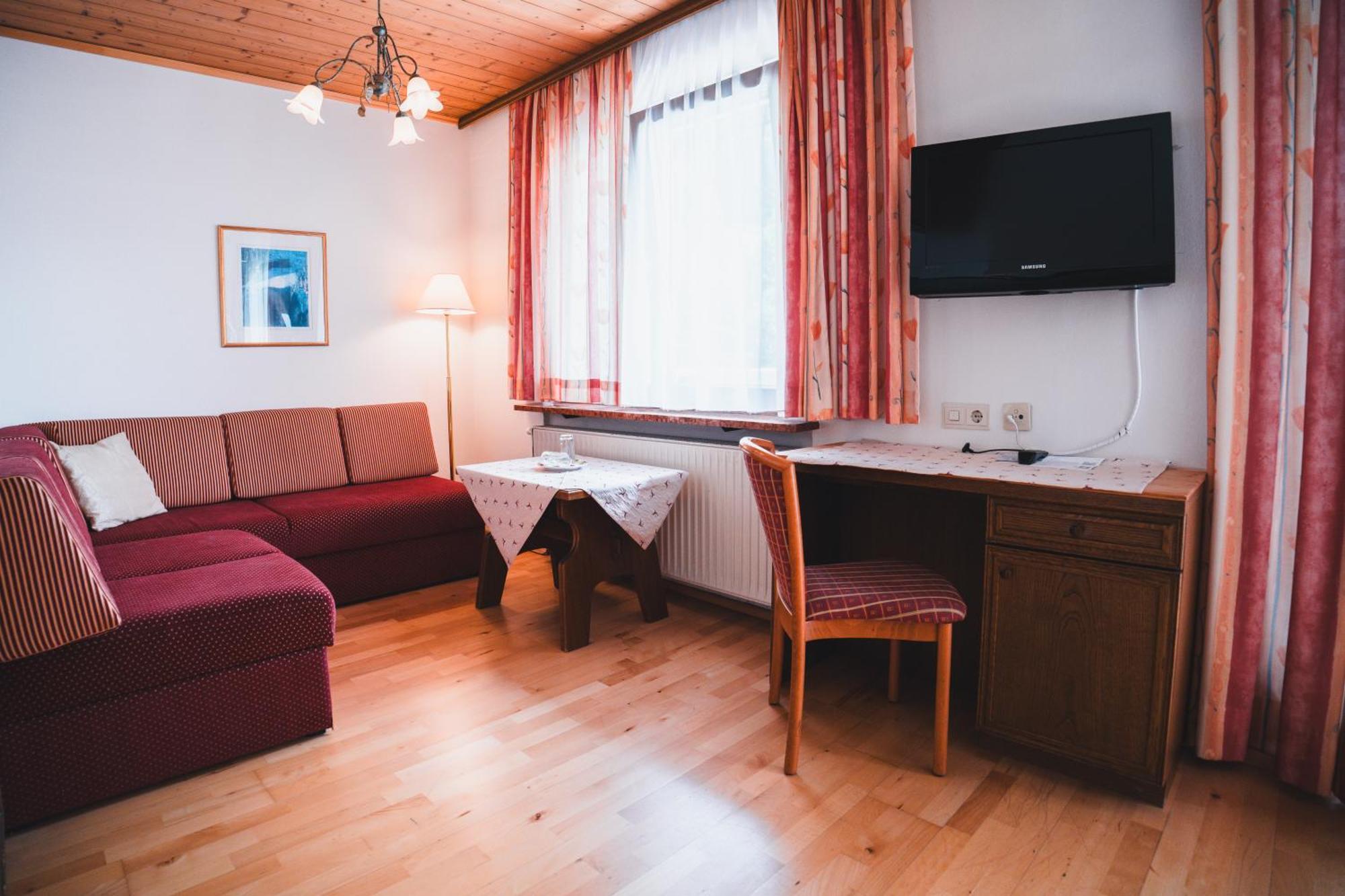 Hotel Rauscher - Das Naturteichparadies Bad Hofgastein Buitenkant foto